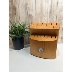 CHICAGO CUTLERY Wooden Knife Block w/ 15pc Max Capacity, Honey Pine Finish